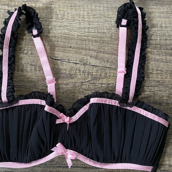 Chantal Thomas’s Victoria Secret French Bra Size 34C - Picture 9 of 9